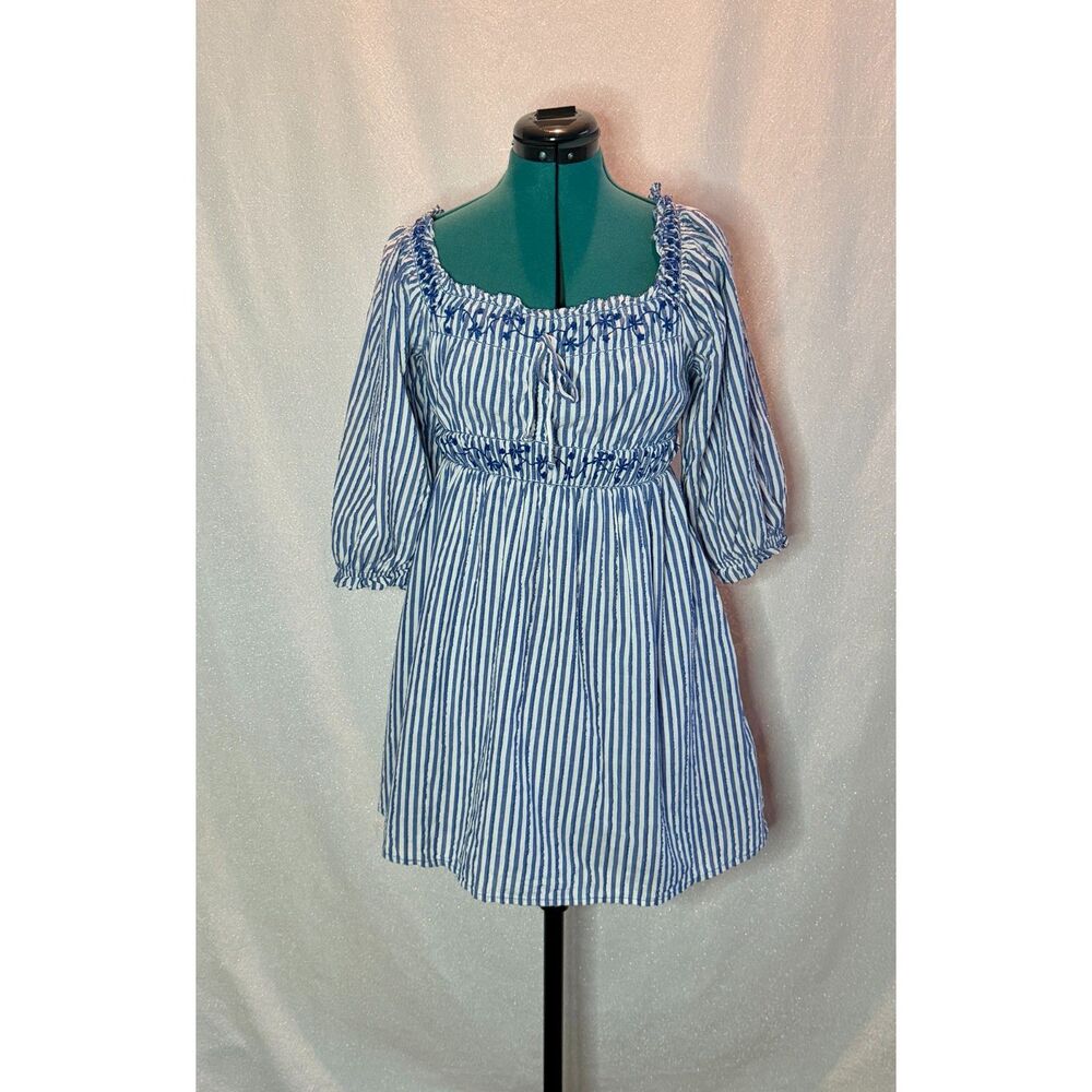 American Eagle Outfitters puff sleeve mini dress. Size Small